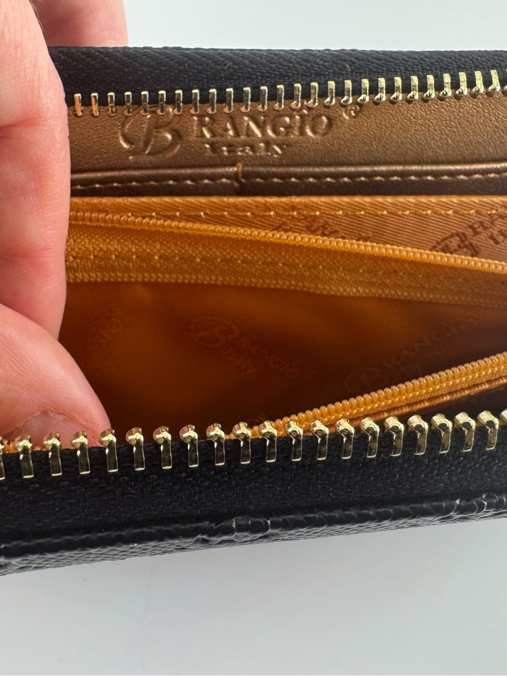 BRANGIO Italy WRISTLET WALLET
MILLIONAIRE VEGAN LEATHER CRYSTAL WRISTLET WALLET - Picture 8 of 12